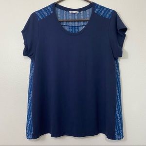 Uniqlo Disney Ladies Size Large Blue Short Sleeve Top